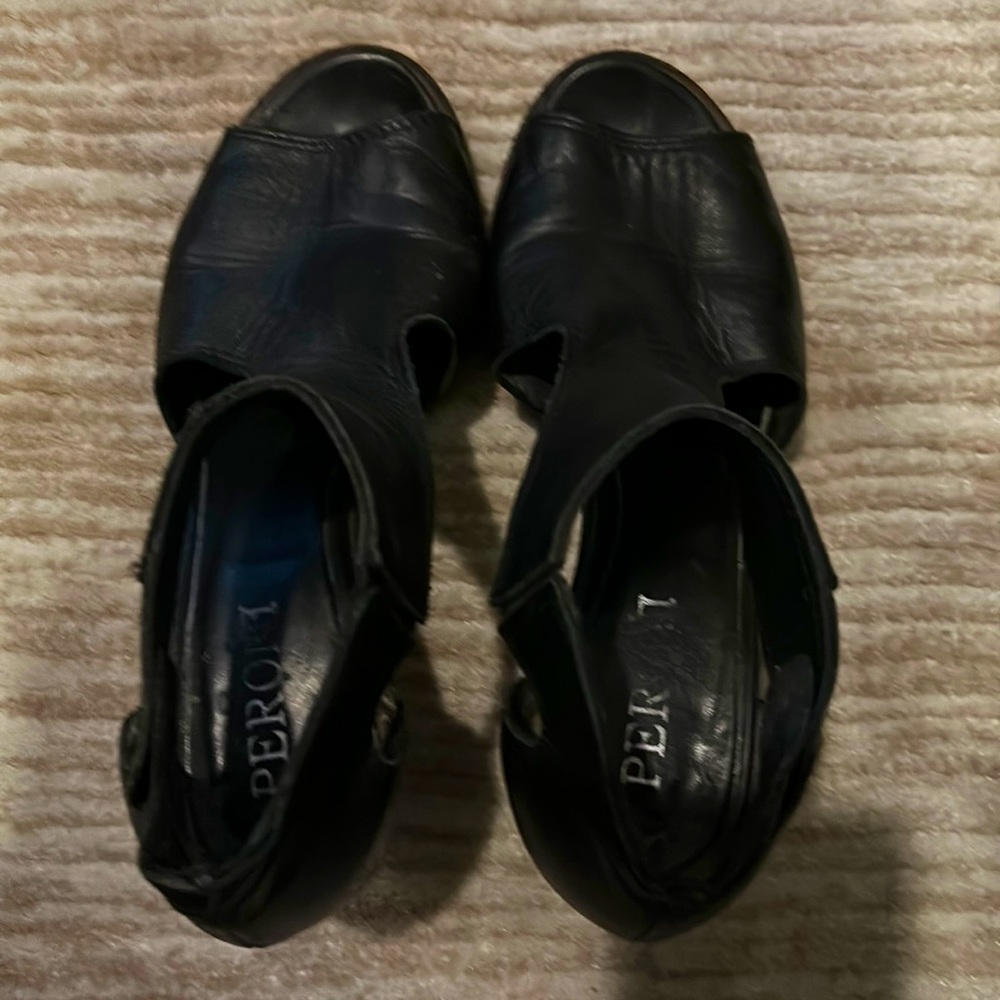 Peroni Shoes sandals
